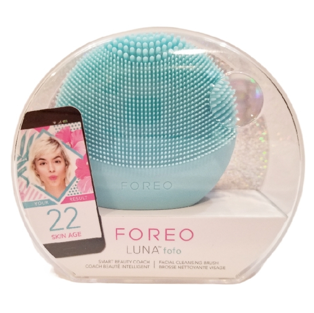 NWT Foreo Luna Foto Smart Facial Cleaner with USB Cable and App/Skin Progress